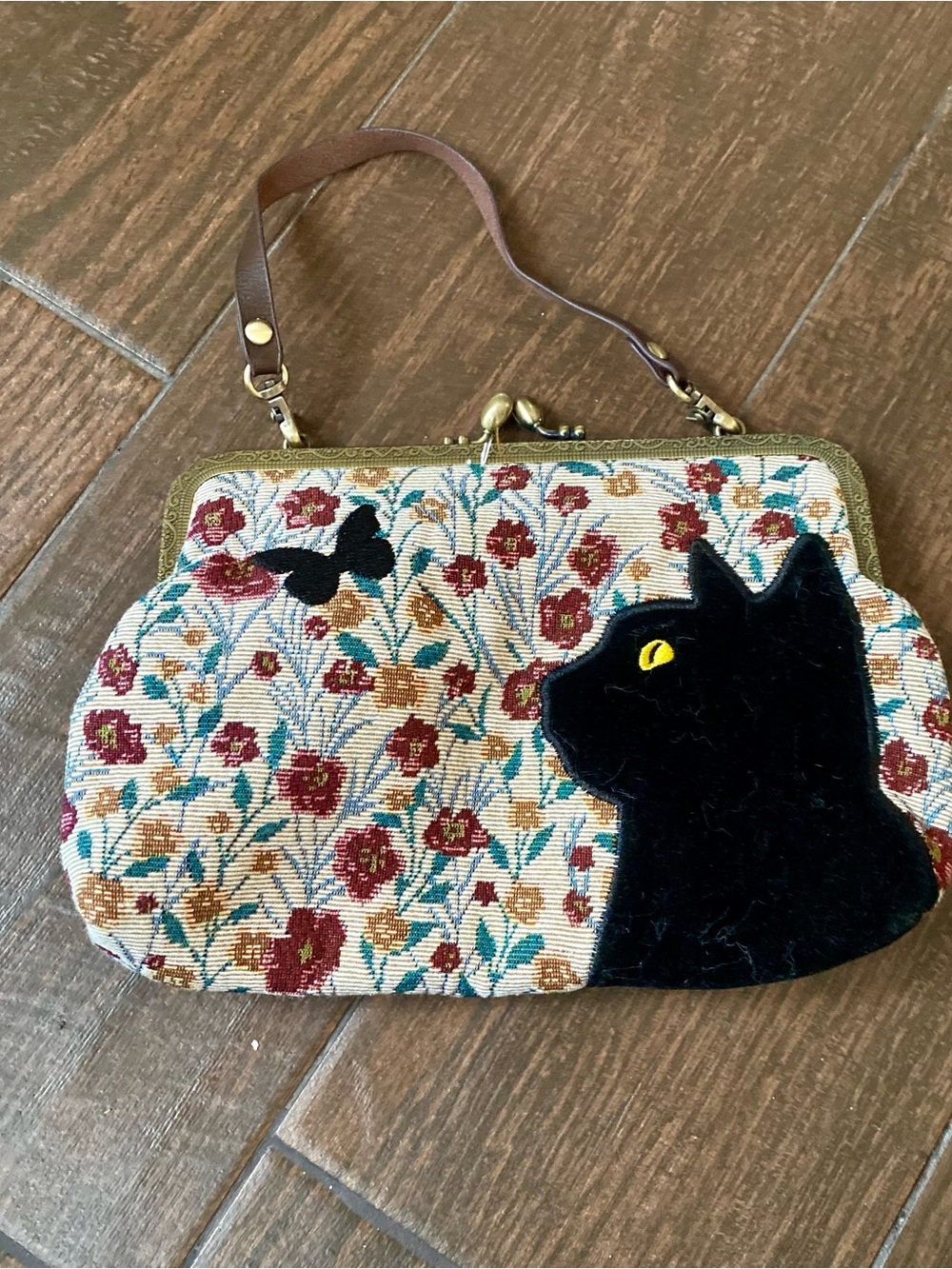 Floral Black Cat Kiss Lock Bag. Beautiful Embroidered Knit Vintage Look